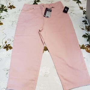 Gloria Vanderbilt Amanda Capri